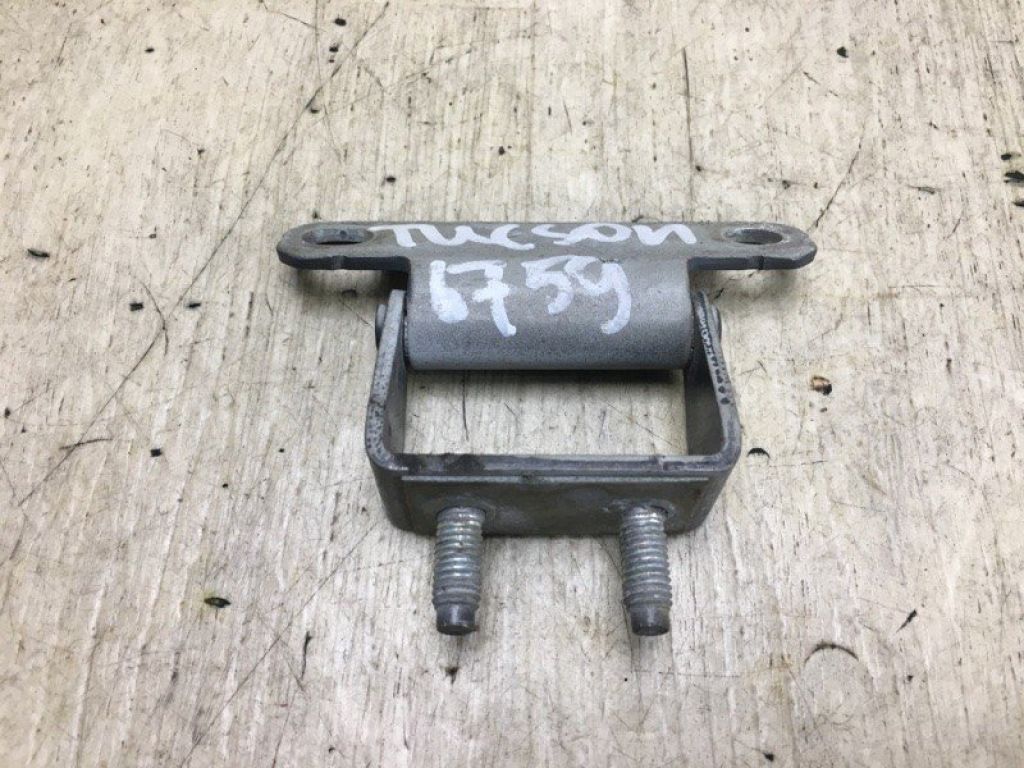 79710-2S000 | Петля кришки багажника лів. HYUNDAI TUCSON LM 09-15 - Фото 3