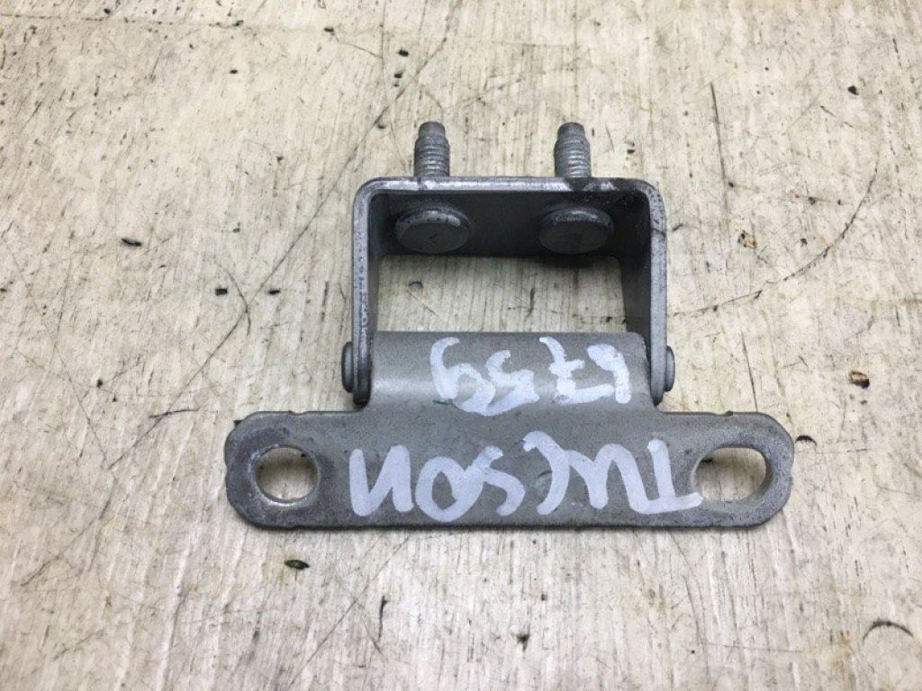 79710-2S000 | Петля кришки багажника лів. HYUNDAI TUCSON LM 09-15 - Фото 4