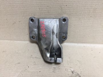Кронштейн опори двигуна прав. INFINITI FX S50 03-08