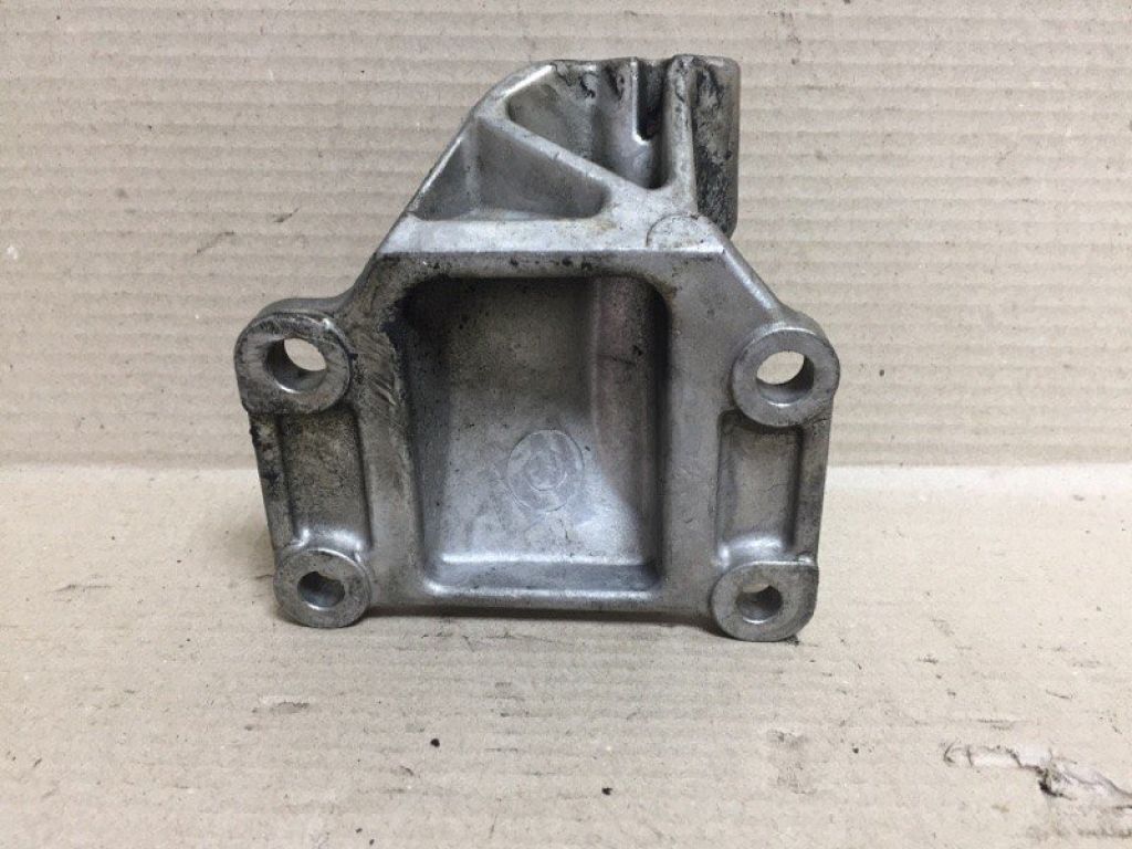 11232-AF400 | Кронштейн опоры двигателя прав. INFINITI FX S50 03-08 - Фото 2