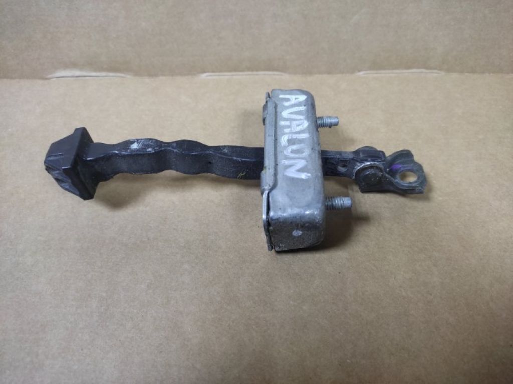 68610-AC021 | Ограничитель двери передн. прав. TOYOTA AVALON 05-12