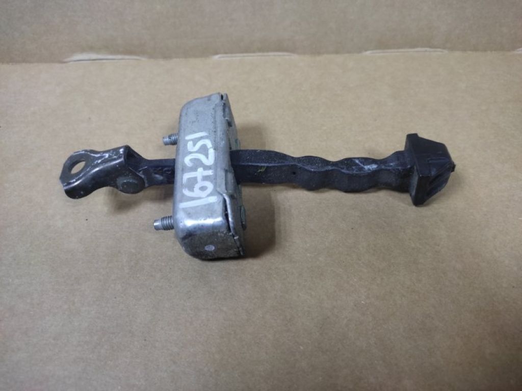 68610-AC021 | Ограничитель двери передн. прав. TOYOTA AVALON 05-12 - Фото 2