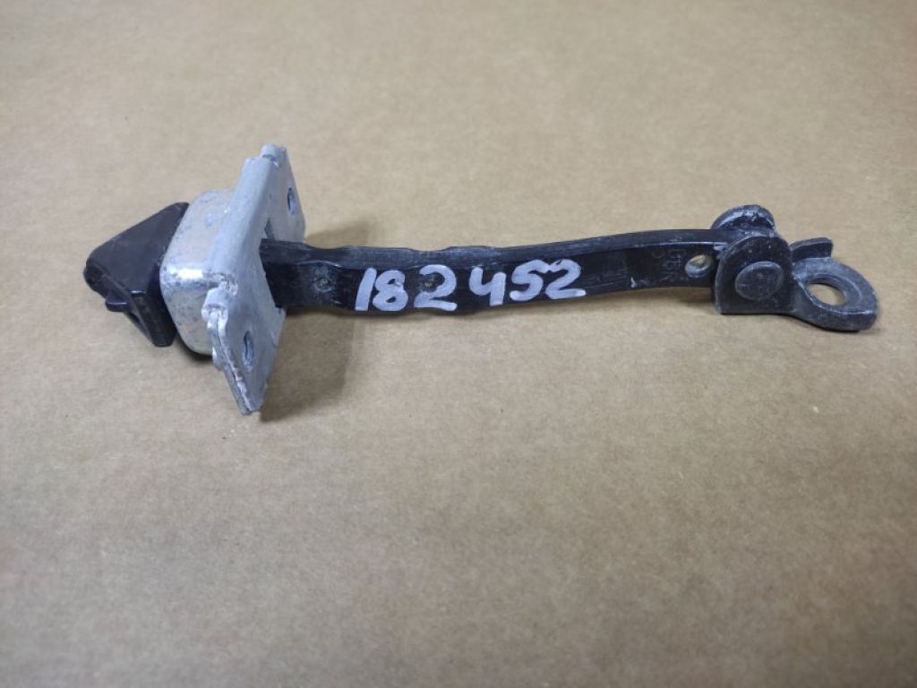 BBM4-58-270B | Обмежувач дверей передн. лів. MAZDA 3 BL 09-13 - Фото 2