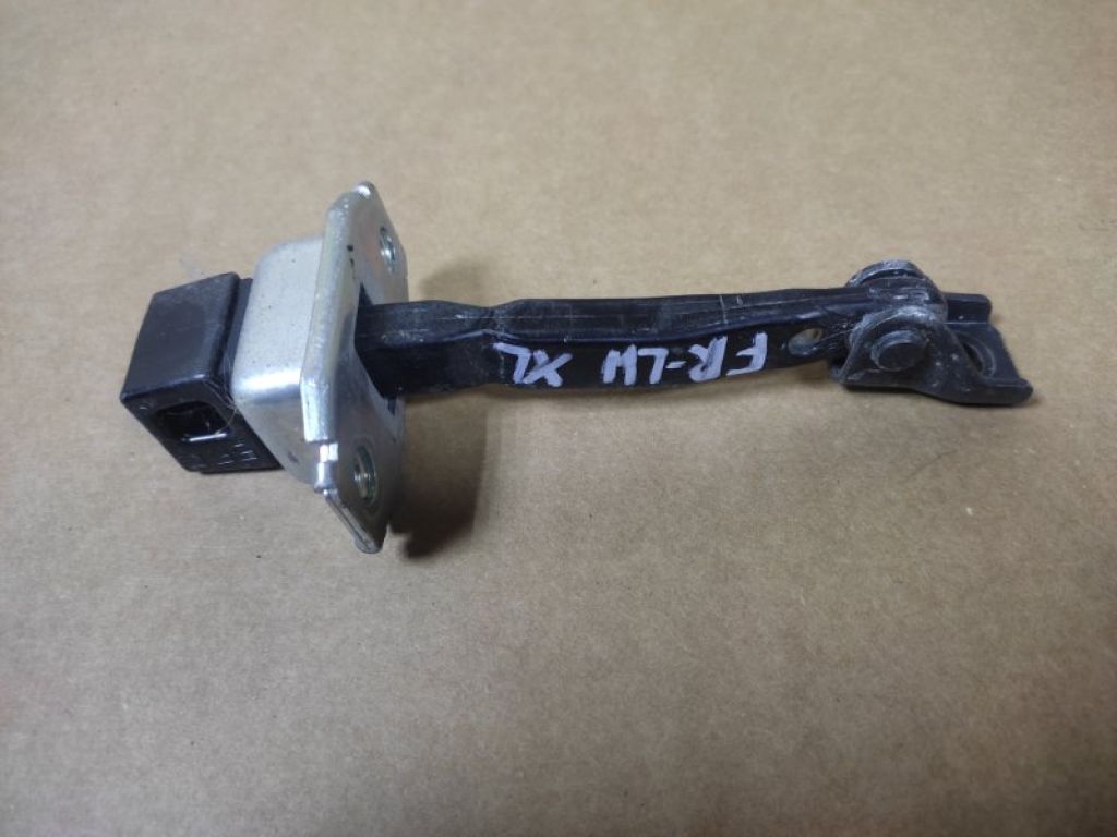 5702A040 | Ограничитель двери передн. лев. MITSUBISHI OUTLANDER XL 05-13