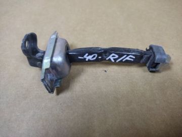 Обмежувач дверей передн. прав. TOYOTA CAMRY 40 06-11