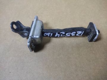 Обмежувач дверей передн. прав. HYUNDAI I30 FD 07-12