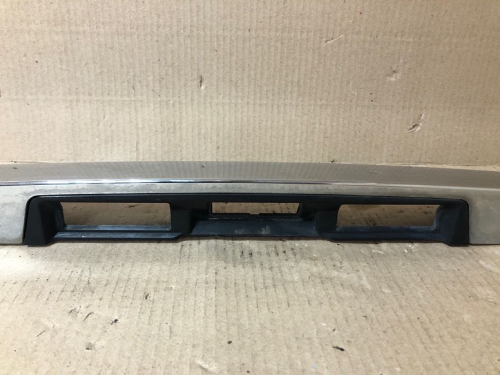 90810-3WS0A | Накладка крышки багажника NISSAN QUEST S 11-17 - Фото 4