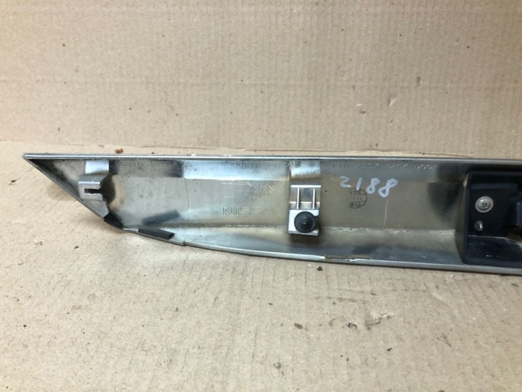 90810-3WS0A | Накладка крышки багажника NISSAN QUEST S 11-17 - Фото 7