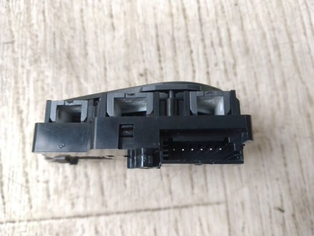 967003Q500YE5 | Кнопки руля HYUNDAI SONATA YF 10-14 - Фото 5
