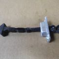 BBM4-58-270B | Ограничитель двери передн. прав. MAZDA 3 BL 09-13 - Превью 2