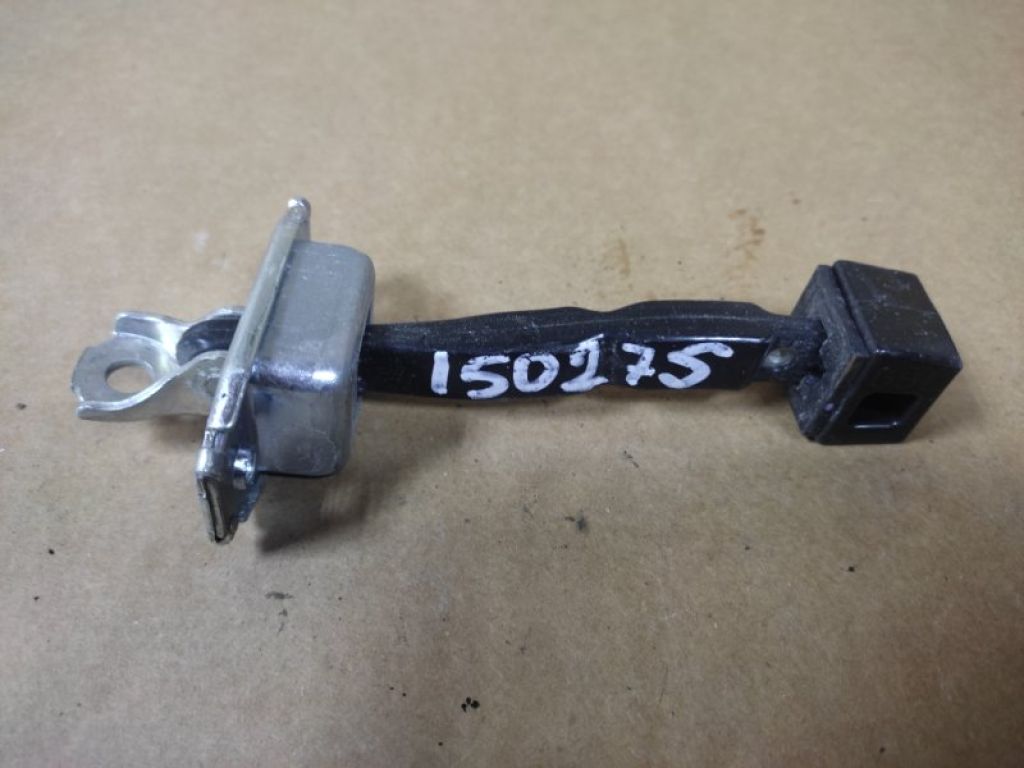 5702A178 | Обмежувач дверей передн. прав. MITSUBISHI ASX / OUTLANDER SPORT 10-21