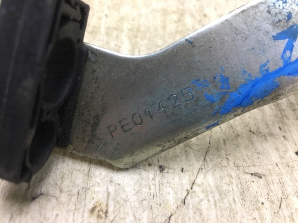 PE01-13-425 | Кронштейн MAZDA CX-3 14-18 - Фото 4