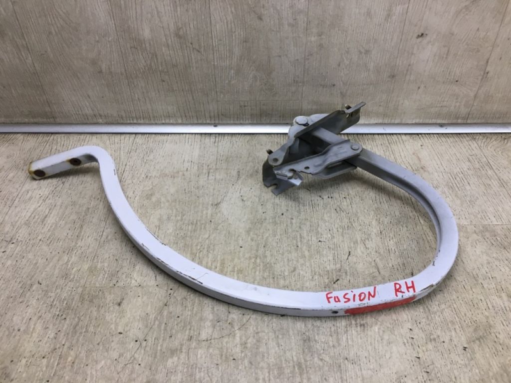DS7Z5442700L | Петля крышки багажника прав. FORD FUSION 14-