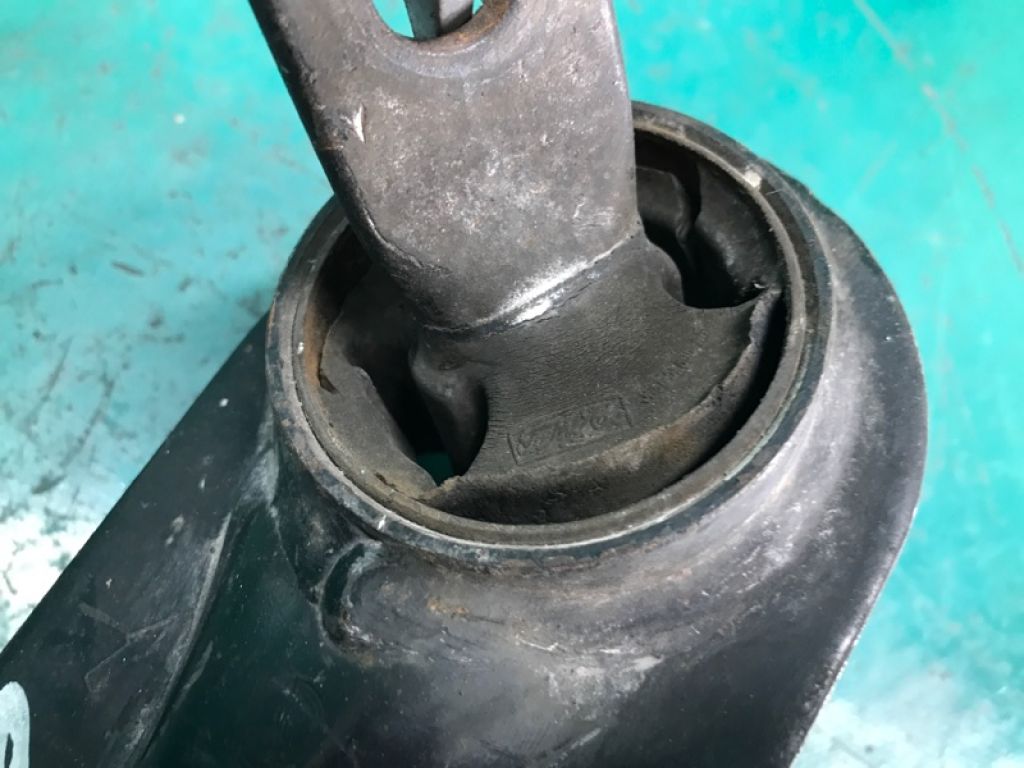 BBM4-28-200A | Рычаг задней подвески продольный прав. MAZDA 3 BL 09-13 - Фото 4