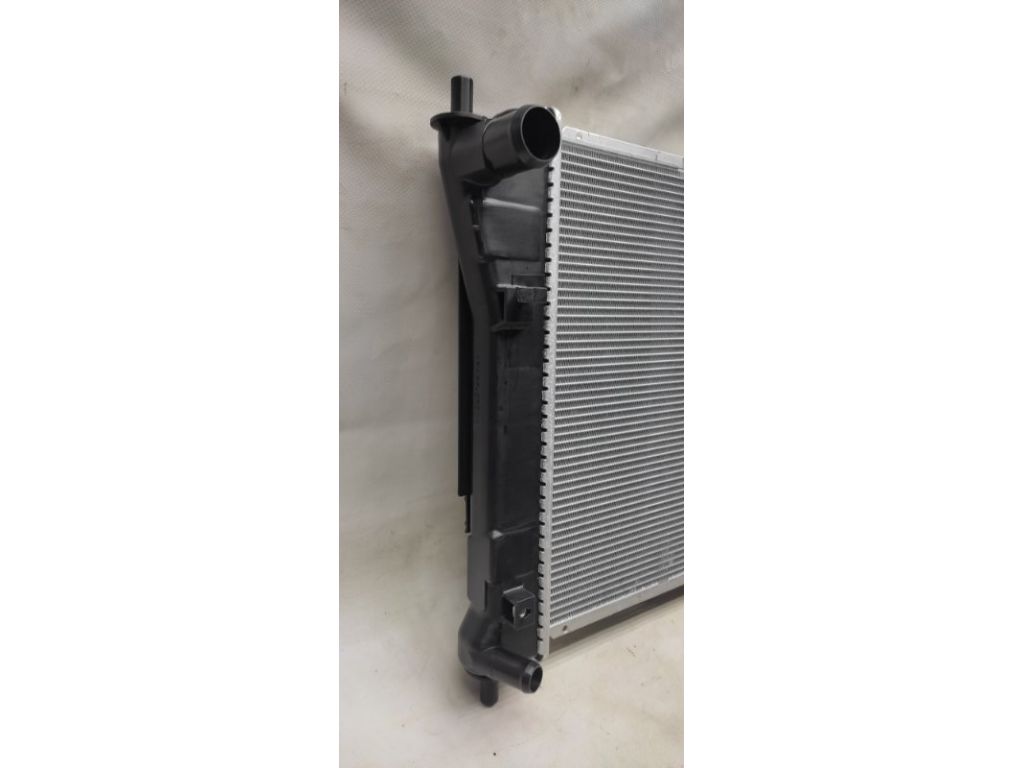 LFFM15200A | Радіатор основний MAZDA 5 CR 05-10 - Фото 2