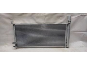 Радіатор кондиціонера LEXUS CT200 17-