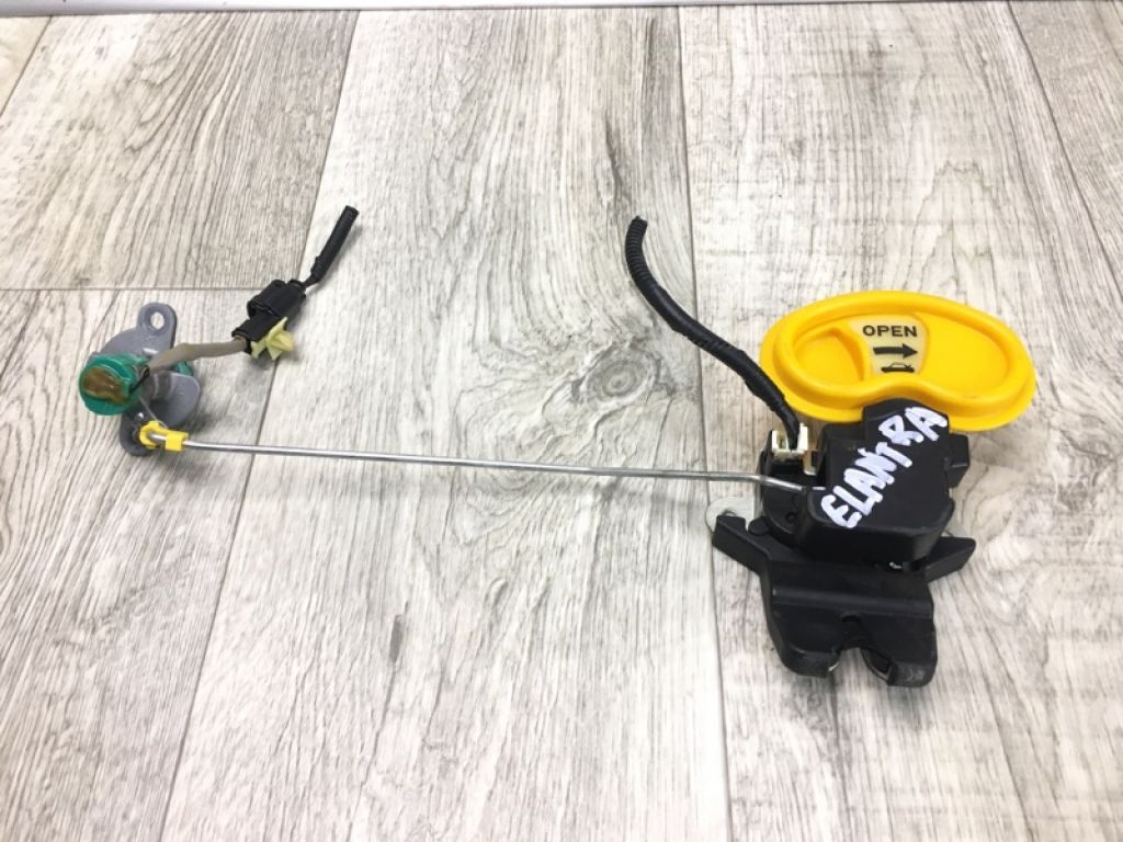 81230-2H000 | Замок кришки багажника HYUNDAI ELANTRA HD 06-11