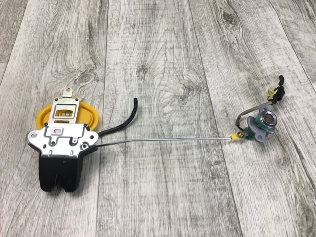 81230-2H000 | Замок кришки багажника HYUNDAI ELANTRA HD 06-11 - Фото 3