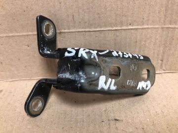 Петля двері нижня задн. лів. CADILLAC SRX 09-16