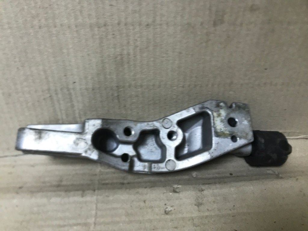 11272-CG100 | Кронштейн опори двигуна прав. INFINITI FX S50 03-08 - Фото 2