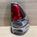 81551-60700 | Ліхтар зовнішній прав. TOYOTA LAND CRUISER PRADO 120 02-09