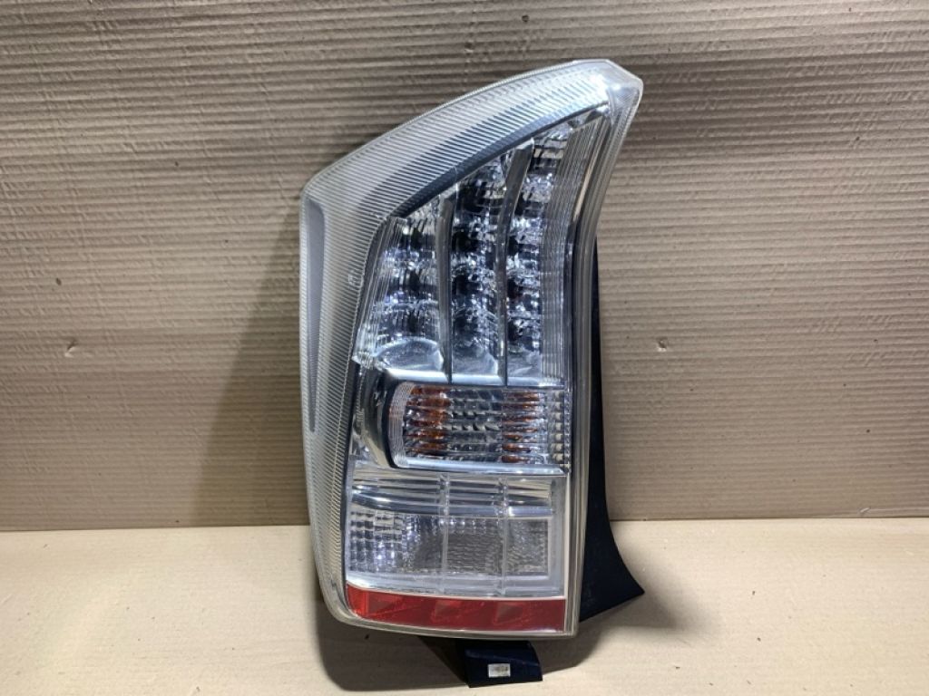 81561-47122 | Фонарь наружный лев. TOYOTA PRIUS - 30 09-17