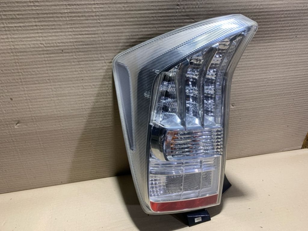 81561-47122 | Фонарь наружный лев. TOYOTA PRIUS - 30 09-17 - Фото 2