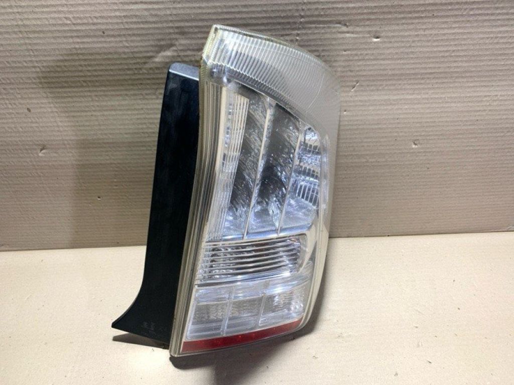 81551-47120 | Ліхтар зовнішній прав. TOYOTA PRIUS - 30 09-17 - Фото 2