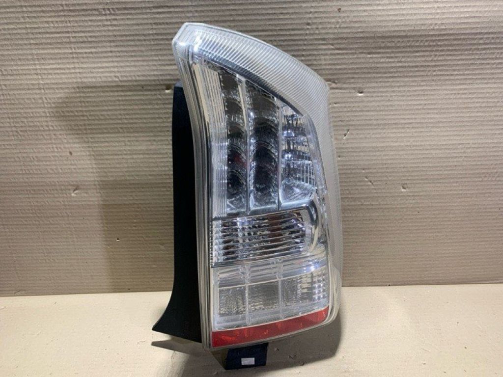 81551-47120 | Фонарь наружный прав. TOYOTA PRIUS - 30 09-17