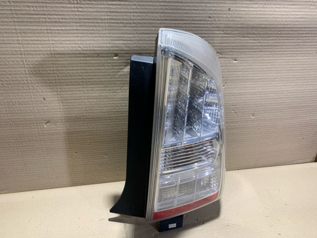 81551-47120 | Фонарь наружный прав. TOYOTA PRIUS - 30 09-17 - Фото 4