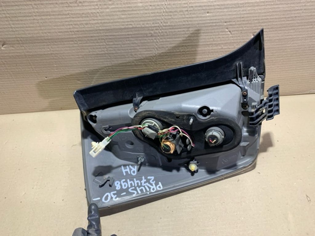 81551-47120 | Фонарь наружный прав. TOYOTA PRIUS - 30 09-17 - Фото 10