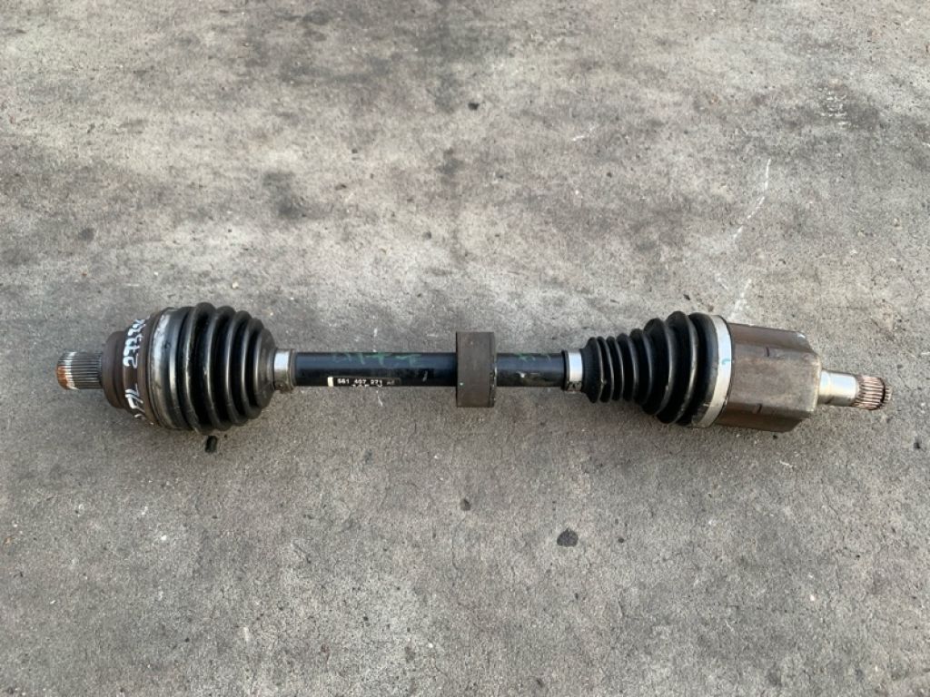 561 407 271 AE | Привод передний лев. VOLKSWAGEN PASSAT B7 11-15