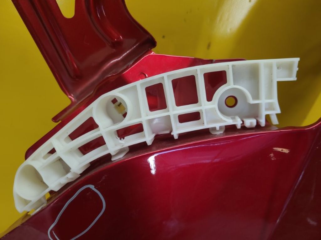 6400G211 | Кронштейн переднего бампера (на крыле) лев. MITSUBISHI OUTLANDER GF 12-