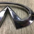 84890EH100 | Эмблема INFINITI M35/M45 04-10 - Превью 5