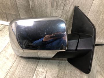 Зеркало прав. NISSAN QX56 / TITAN / ARMADA 04-16