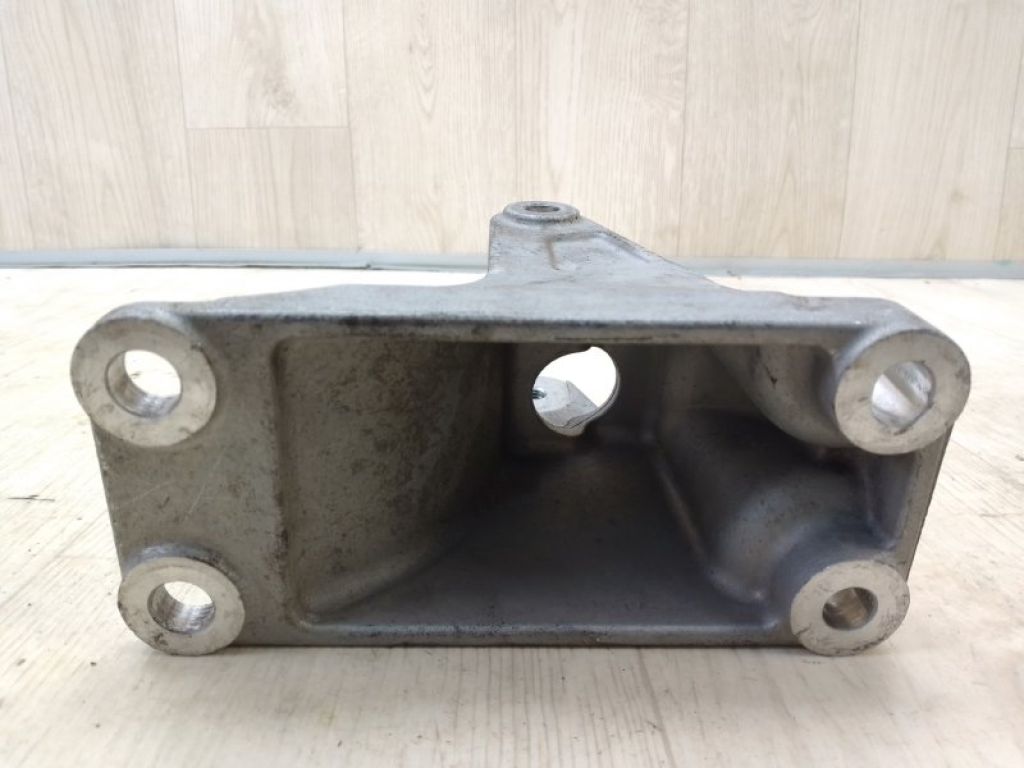 11333-3NA0A | Кронштейн двигателя задн. NISSAN LEAF 10-17 - Фото 4