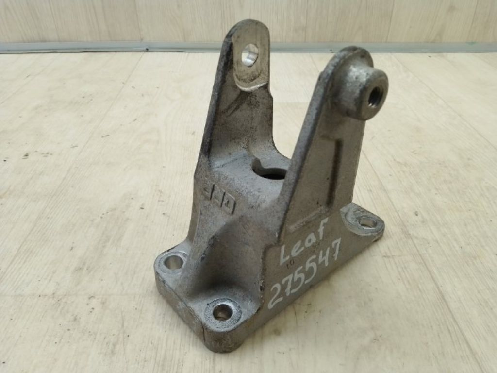 11333-3NA0A | Кронштейн двигуна задн. NISSAN LEAF 10-17