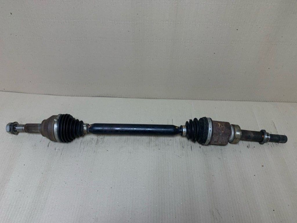 39100-3NA0A | Привід передній прав. NISSAN LEAF 10-17