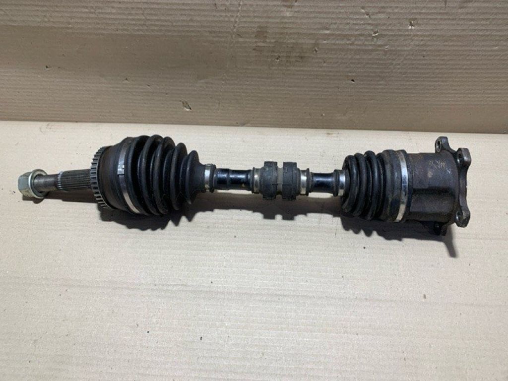 39100-8H615 | Привід передній прав. NISSAN X-TRAIL T30 01-07