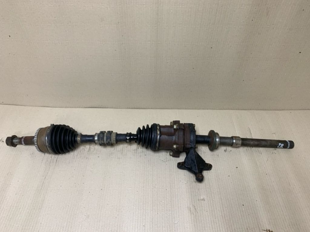 39100-8H615 | Привід передній прав. NISSAN X-TRAIL T30 01-07