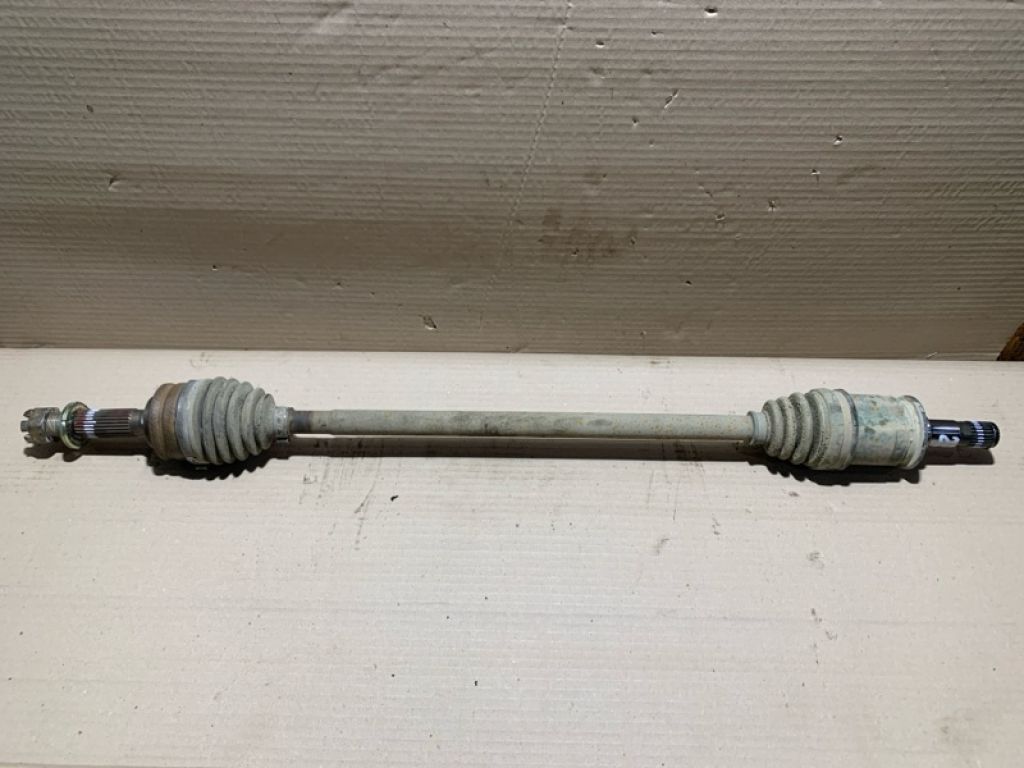 3715A008 | Привід задній прав. MITSUBISHI OUTLANDER XL 05-13