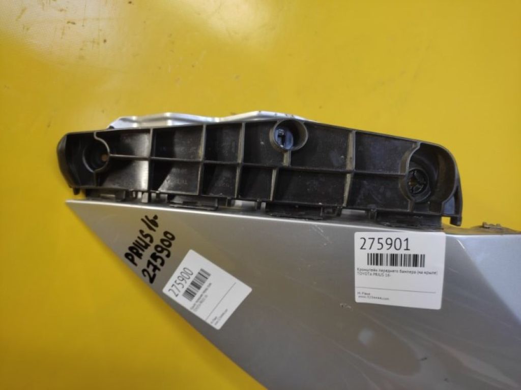 52115-47050 | Кронштейн переднього бампера (на крилі) прав. TOYOTA PRIUS 16-