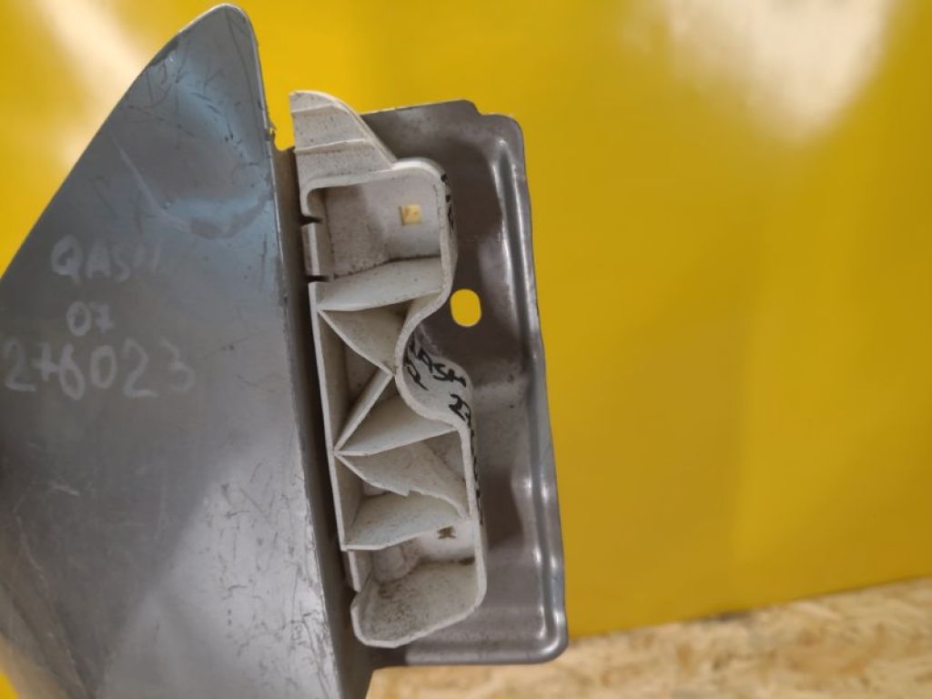 62222-JD000 | Кронштейн переднього бампера (на крилі) прав. NISSAN QASHQAI 07-14