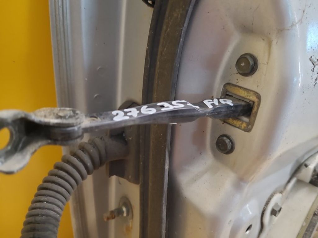 80430-CA010 | Обмежувач дверей передн. прав. NISSAN MURANO Z50 02-07