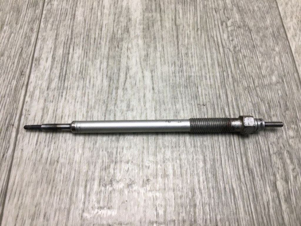 1820A009 | Свічка розжарення MITSUBISHI L200 06-14