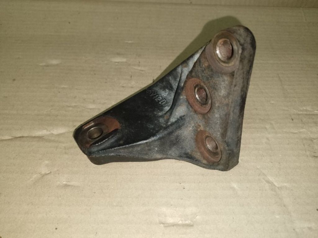 12311-0H070 | Кронштейн двигателя передн. TOYOTA CAMRY 30 02-06