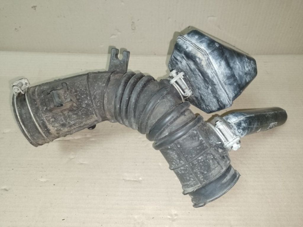 17881-AB010 | патрубок повітряного фільтра TOYOTA CAMRY 30 02-06