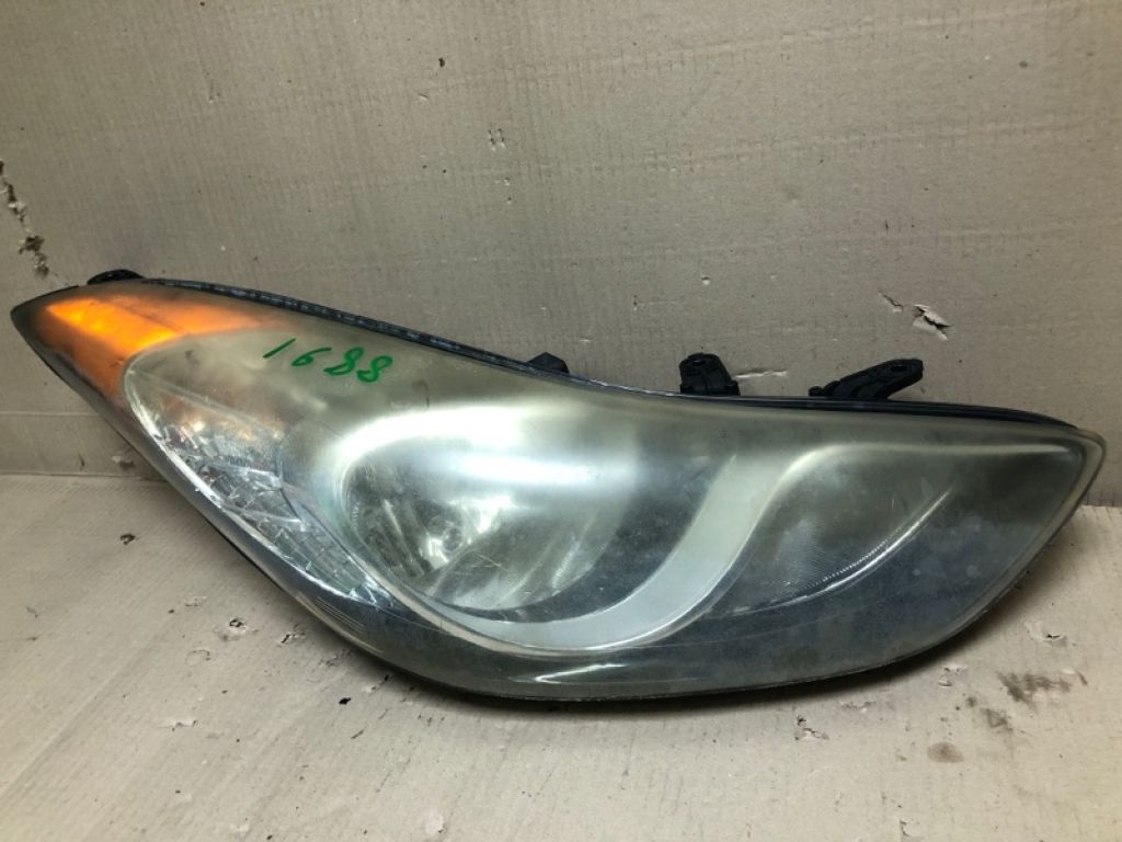 92102-3Y000 | Фара передн. прав. HYUNDAI ELANTRA MD 10-15