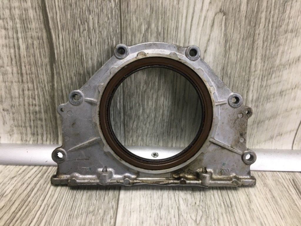 1138120010 | Крышка коленвала задн. TOYOTA HIGHLANDER 01-07