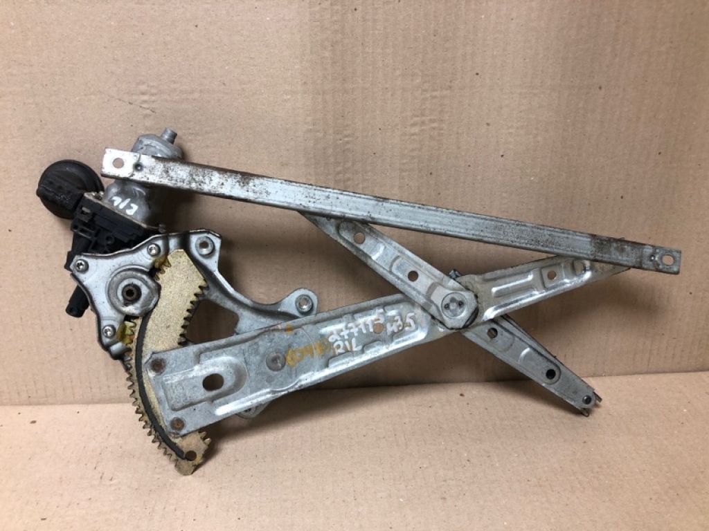 82721-EG000 | Стеклоподъемник задн. лев. INFINITI M35/M45 04-10